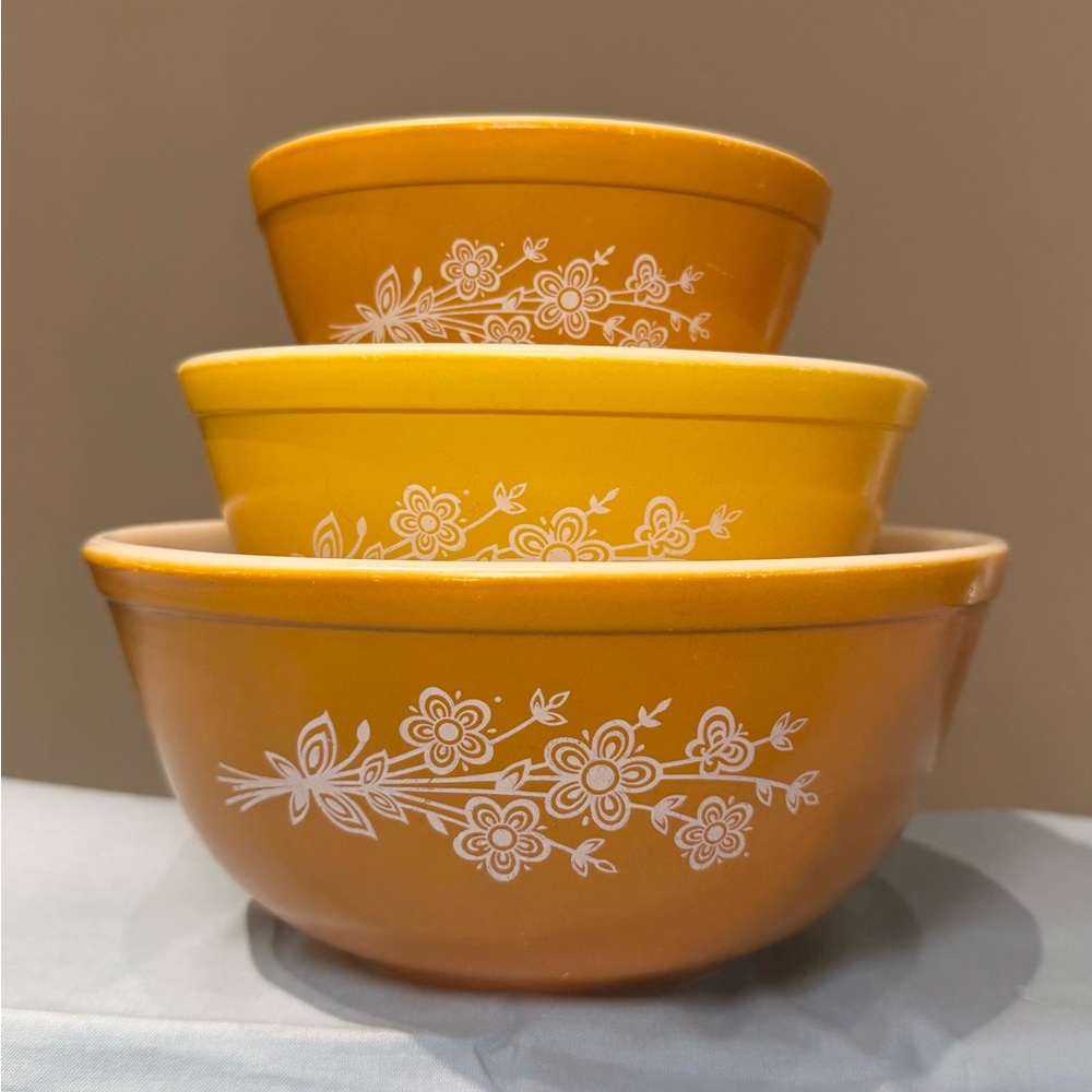 Vintage PYREX Butterfly Gold Mixing Bowls Set Of 3 #401, 402 & 403